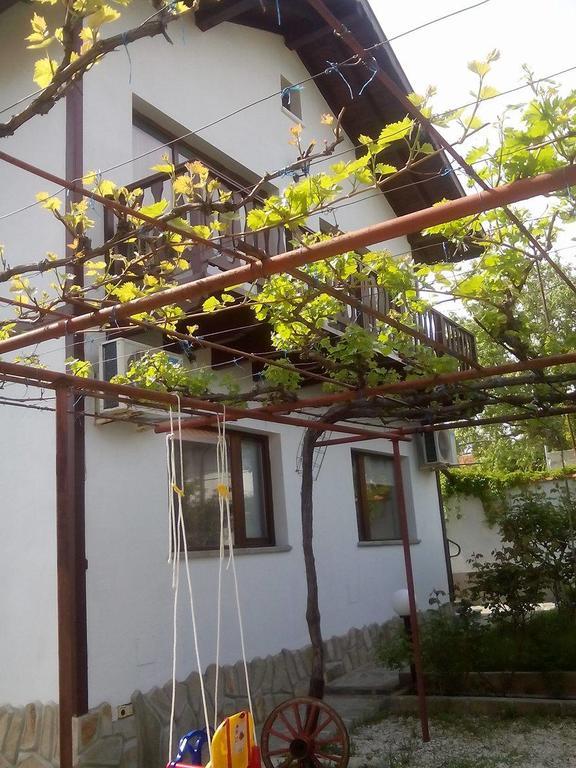 וארנה Guest House By The Captain מראה חיצוני תמונה