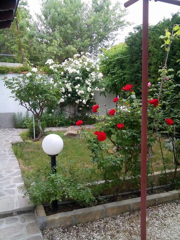 וארנה Guest House By The Captain מראה חיצוני תמונה